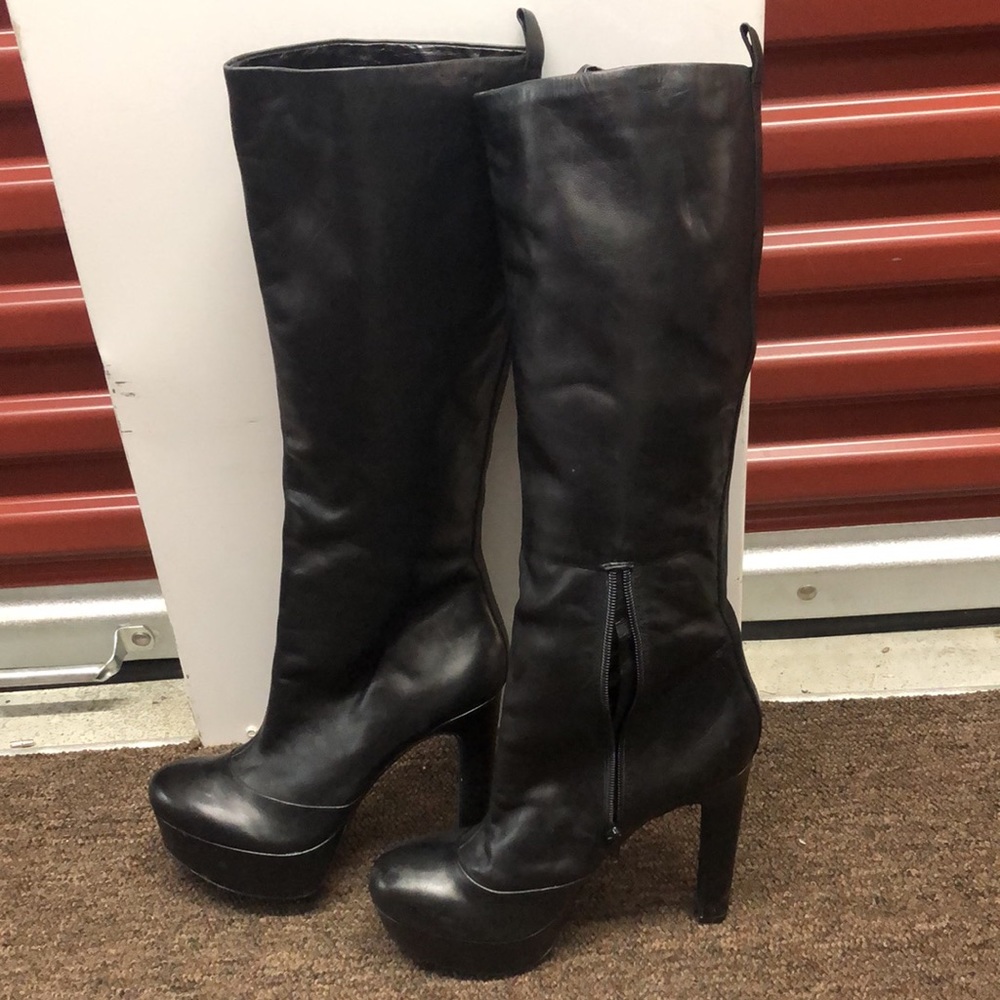 JESSICA SIMPSON-NICE QUALITY TALL LEATHER BOOTS W/LOW SIDE ZIPPER